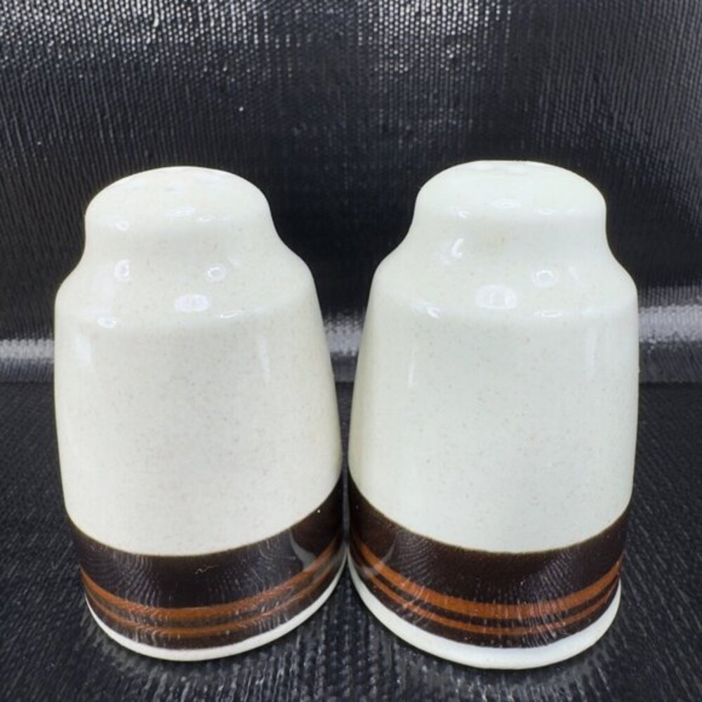 1977 Royal Doulton Lambethware Salt and Pepper Shakers Set Porcelain England VTG